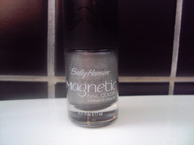 Sally Hansen Magnetic Nail Colour in 903 Silver Elements