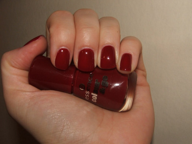 Essence Colour &amp; Go - 16 Dark Red