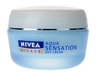 Read more about the article Nivea Visage Aqua Sensation Invigorating Day Cream