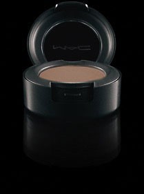 Read more about the article MAC Eyeshadow in Wedge