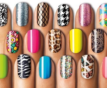 Read more about the article Sally Hansen Salon Effects Nail Polish